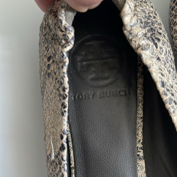 Tory Burch Snakeskin Gray Ballerina Reva Flats Size 6.5 - Picture 3 of 8